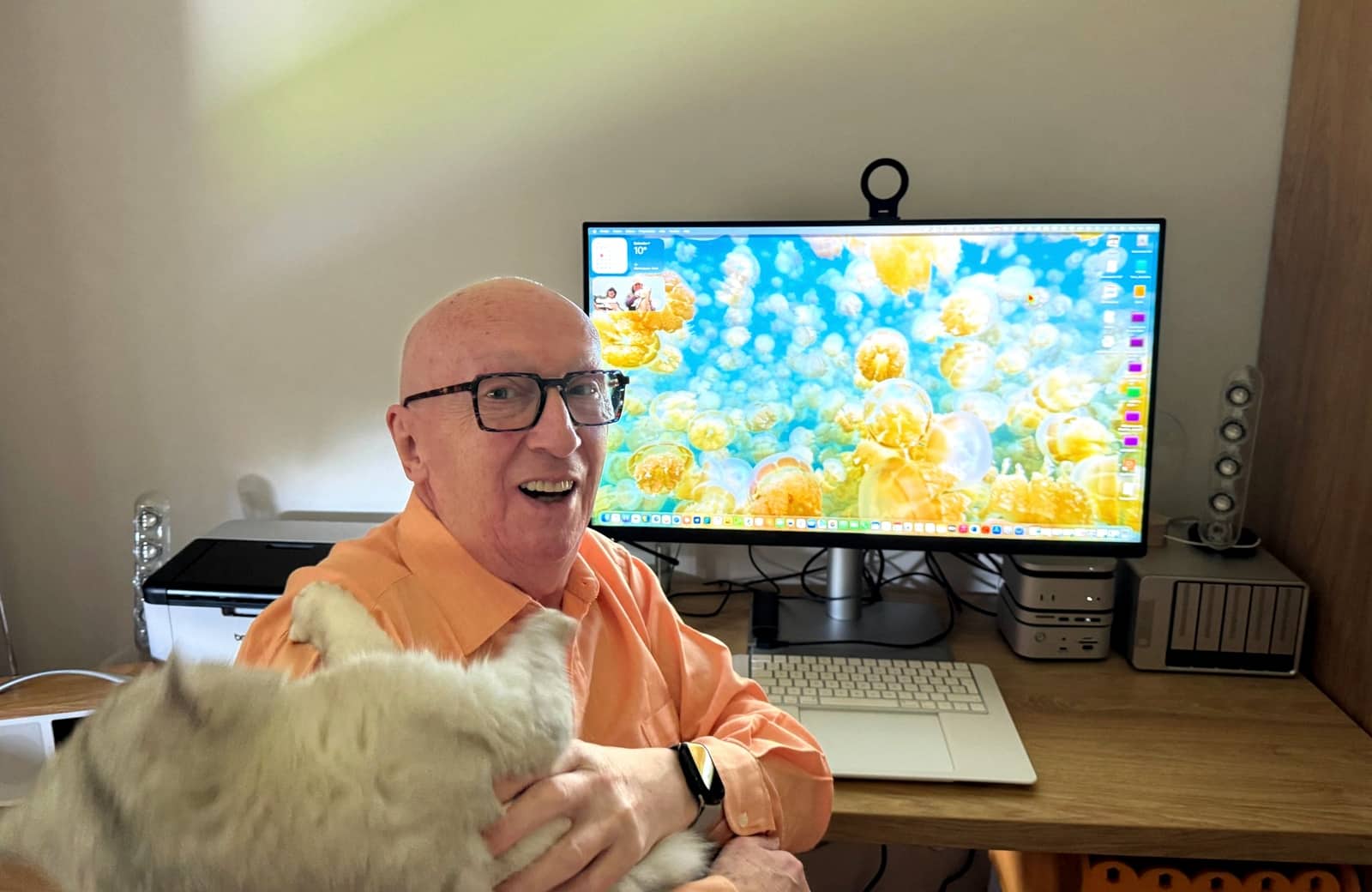 Jean-Michel AUCOEURDUMAC dans son environnement Apple