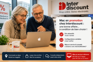 Personne comparant plusieurs MacBook sur Digitec avec conseil indépendant AUCOEURDUMAC pour choisir la bonne configuration et préparer la mise en service.